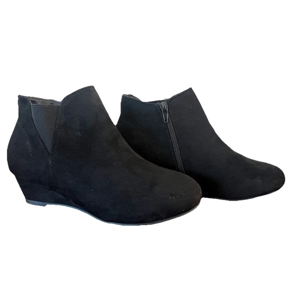 It's OK Women's Janelle Ankle Boots Size 7 1/2W Black Suede‎ Zip Up 149421